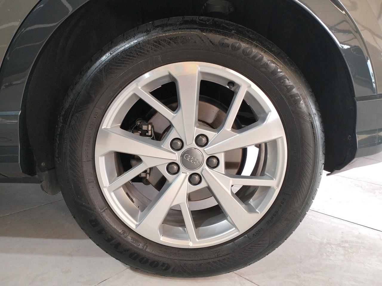 Audi Q3 35 1.5 tfsi Business Advanced s-tronic