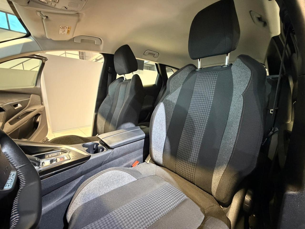 Peugeot 3008 BlueHDi 130 S&S EAT8 Business