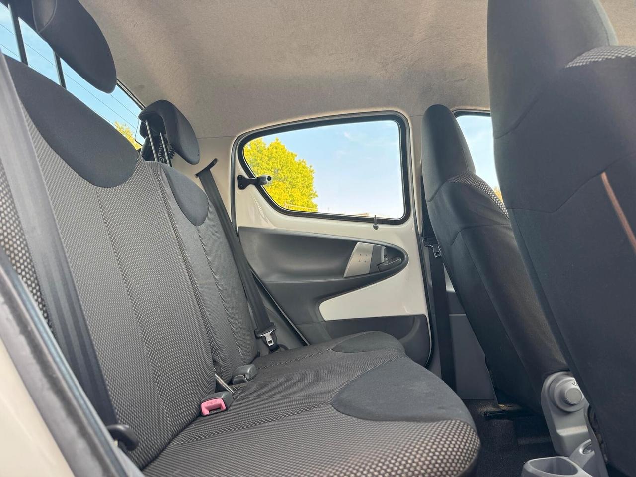 TOYOTA - Aygo - 12V VVT-i 5 porte Deep Ocean Connect - NEOPATENTATI - FINANZIABILE