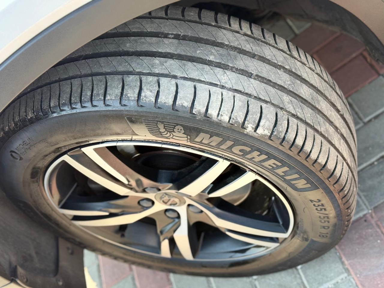 Volvo XC40 T4 Geartronic R-design 190CV PERLATO
