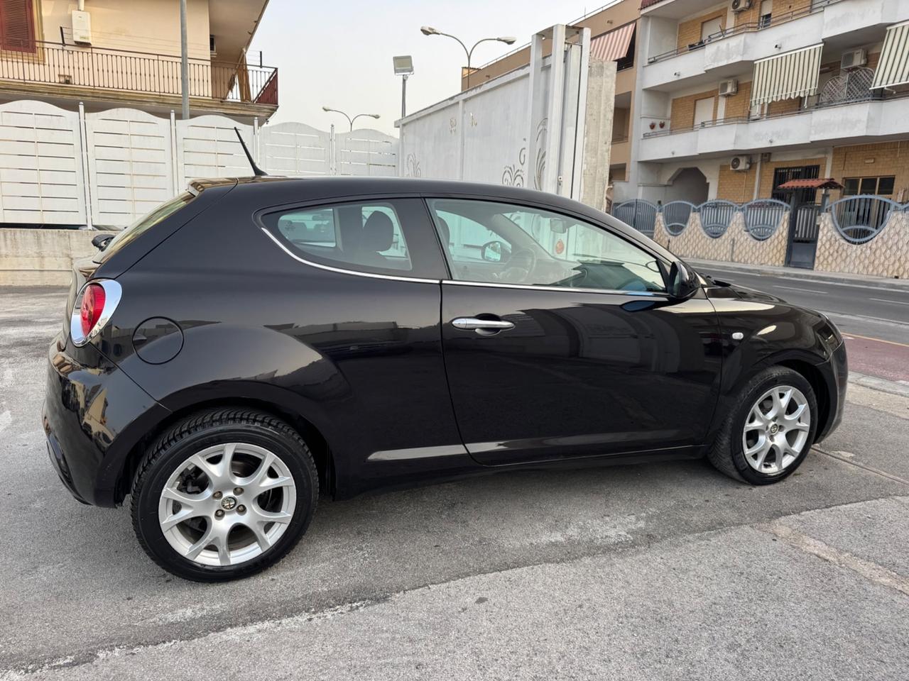 Alfa Romeo Mito 1.4 BENZINA 78CV Distinctive 2009