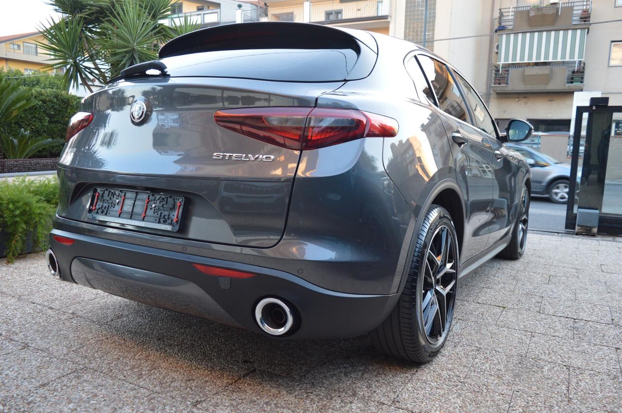 Alfa Romeo Stelvio 2.2 Turbodiesel 150 CV AT8 RWD Super