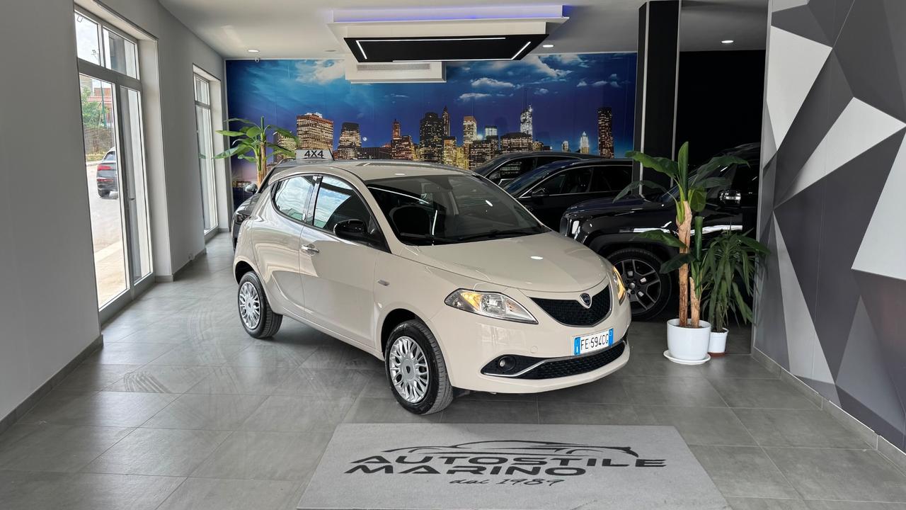 Lancia Ypsilon 0.9 TwinAir 85 CV 5 porte Metano Ecochic Gold