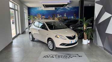 Lancia Ypsilon 0.9 TwinAir 85 CV 5 porte Metano Ecochic Gold