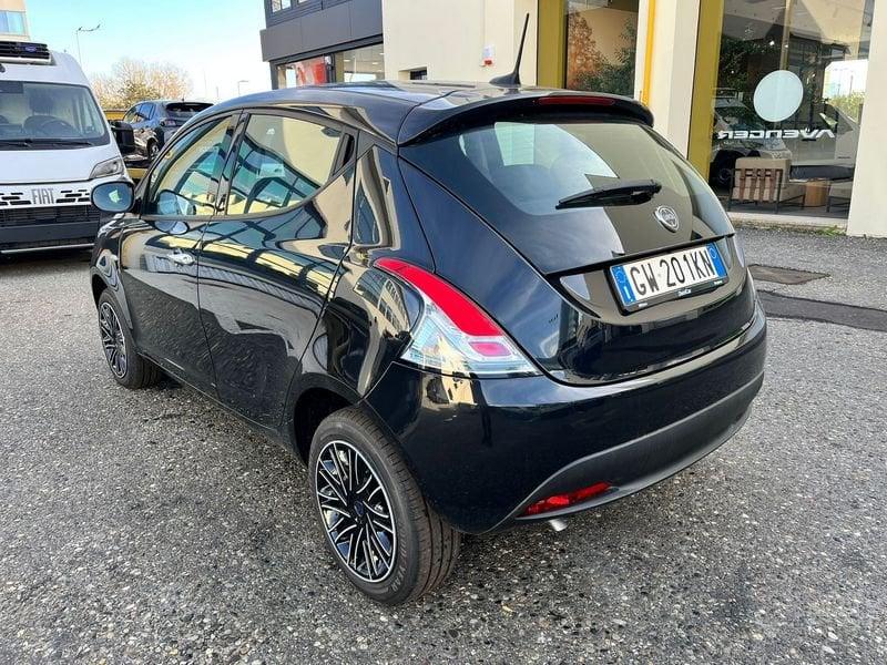 Lancia Ypsilon 1.0 FireFly 5 porte S&S Hybrid Oro