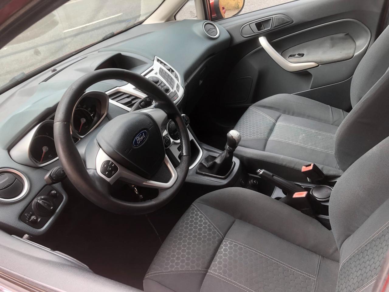 Ford Fiesta 1.4 5 porte Bz.- GPL Titanium