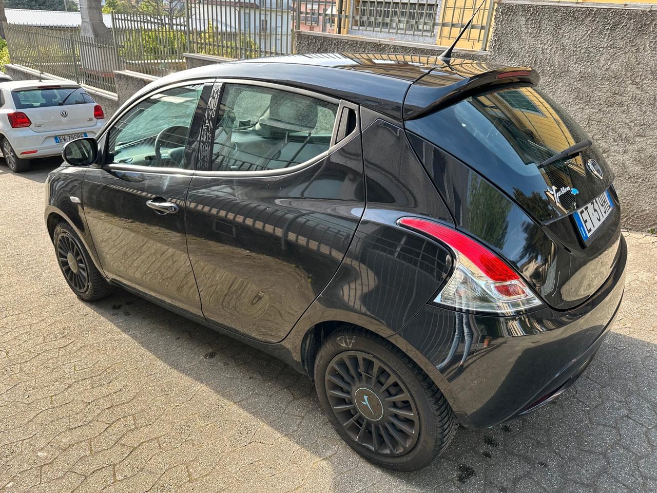 Lancia Ypsilon 1.2 69 CV 5 porte S&S Silver*NEOPATENTATI