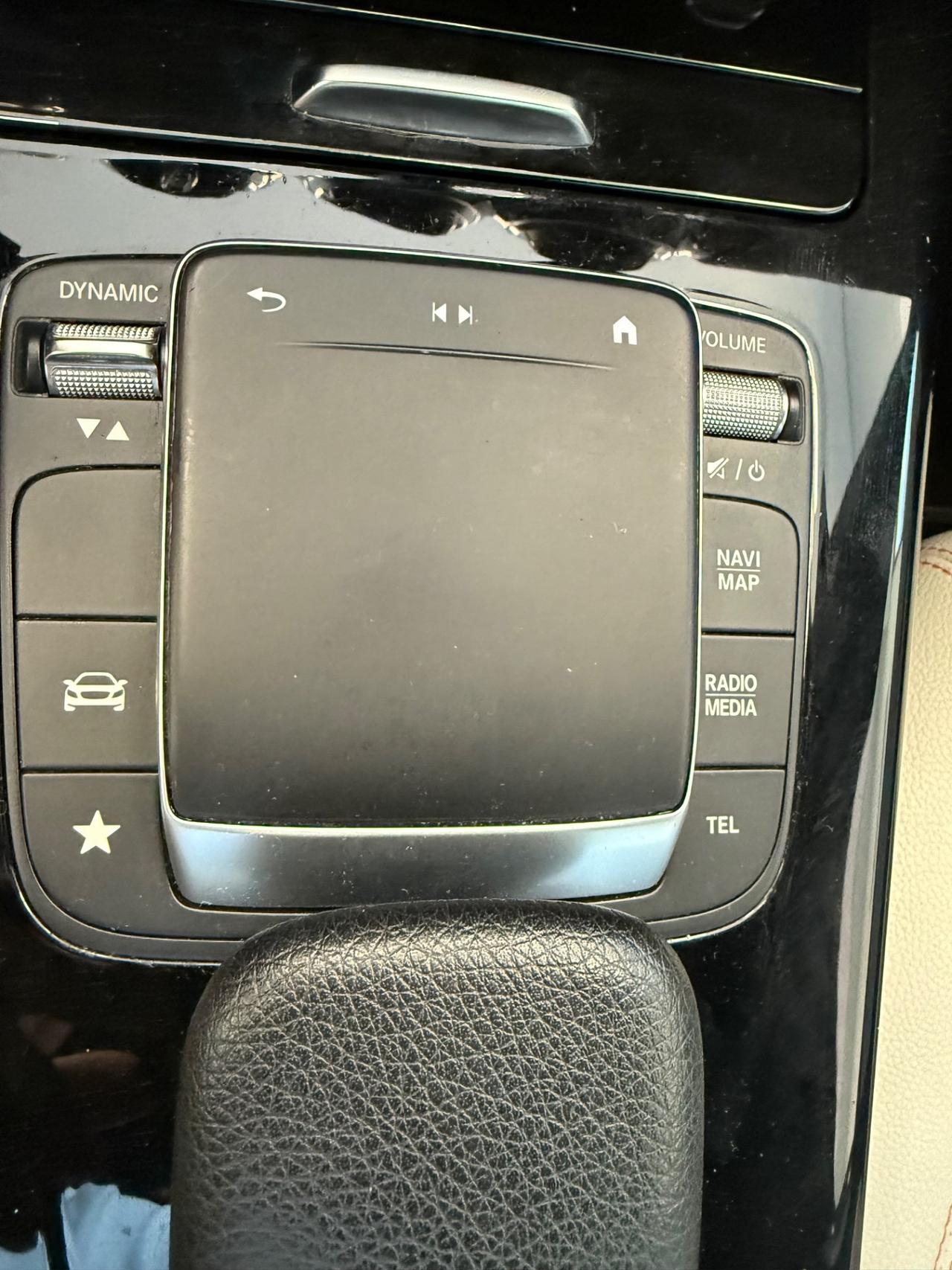 Mercedes-benz A 180 NAVI,TELECAMERA,APPLE CARPLAY,INTERNI PARZIALI IN PELLE,SCHERMO INTERAMENTE DIGITALE