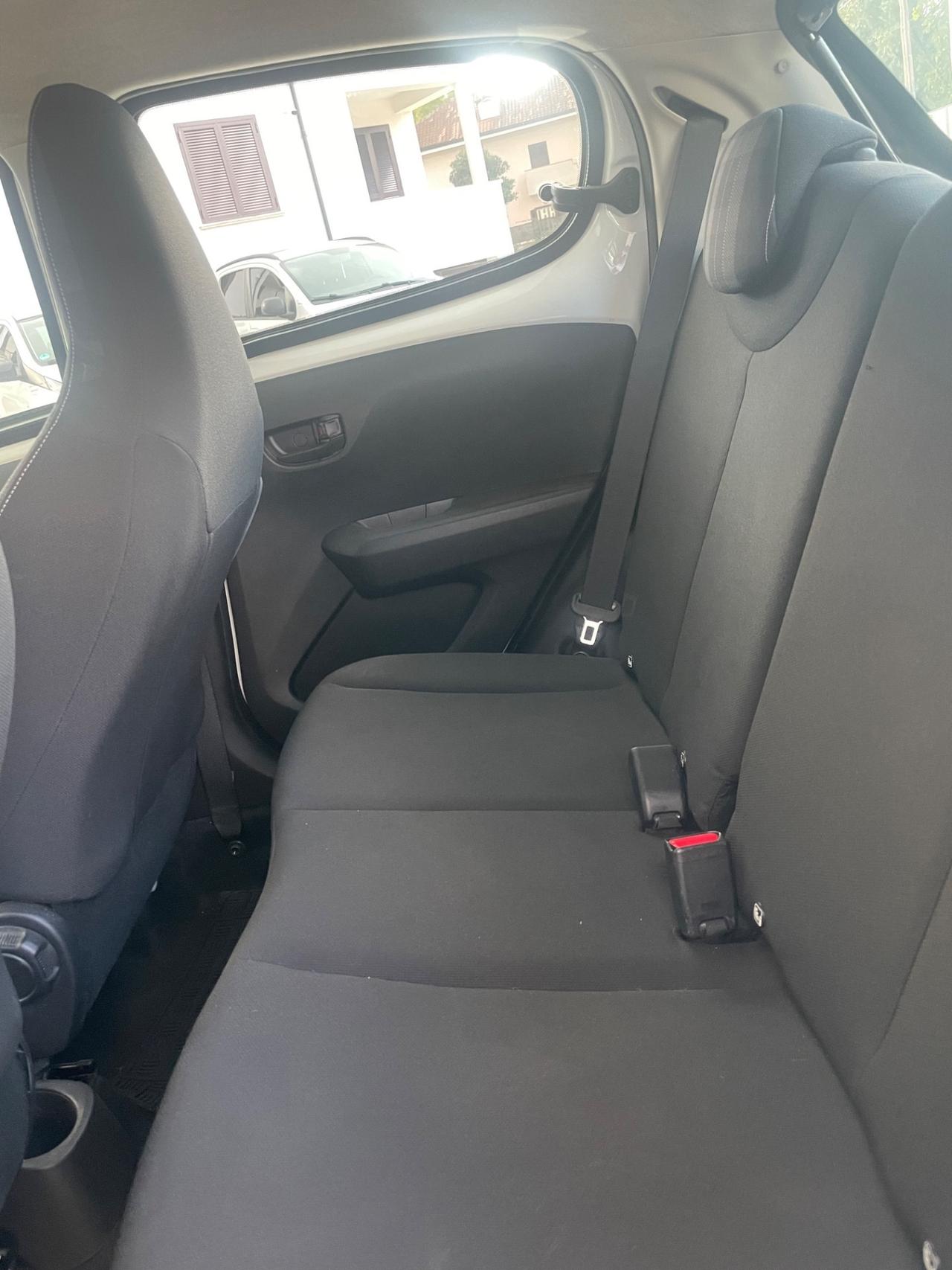 Peugeot 108 1.0 70Cv 2019 40,000km