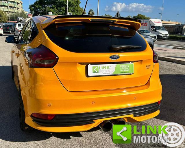 FORD Focus 2.0 EcoBoost 250 CV ST3