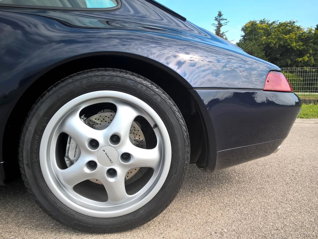 Porsche 911 993 Carrera 4 Coupé