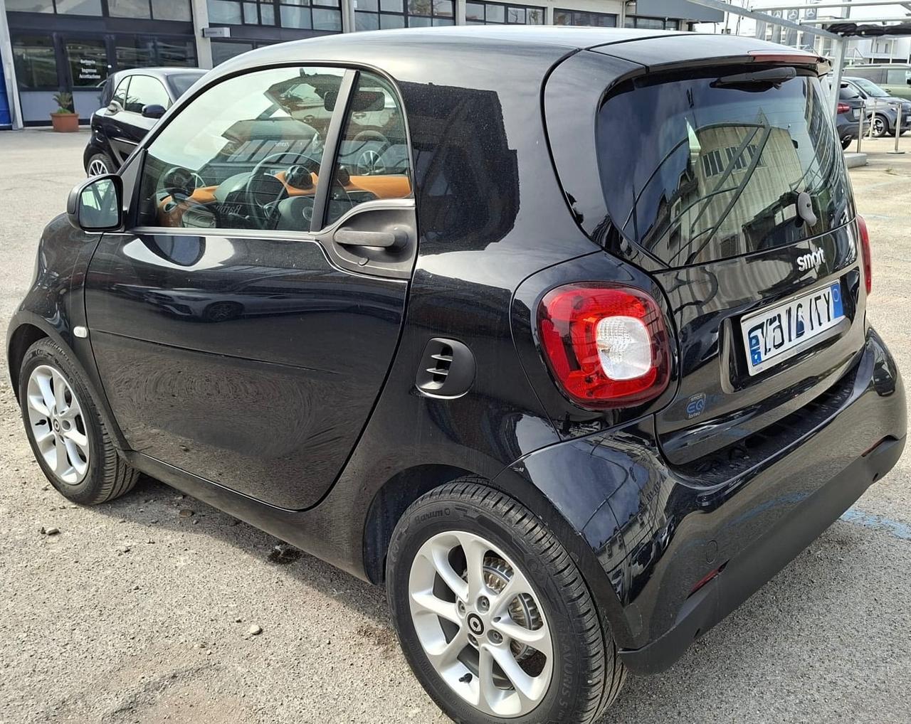 Smart fortwo EQ Prime iva esposta