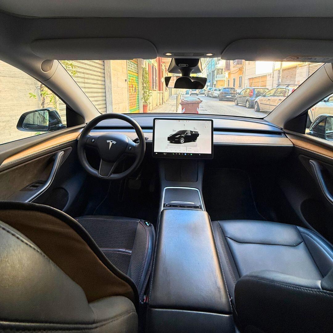 Tesla Model Y Long Range AWD
