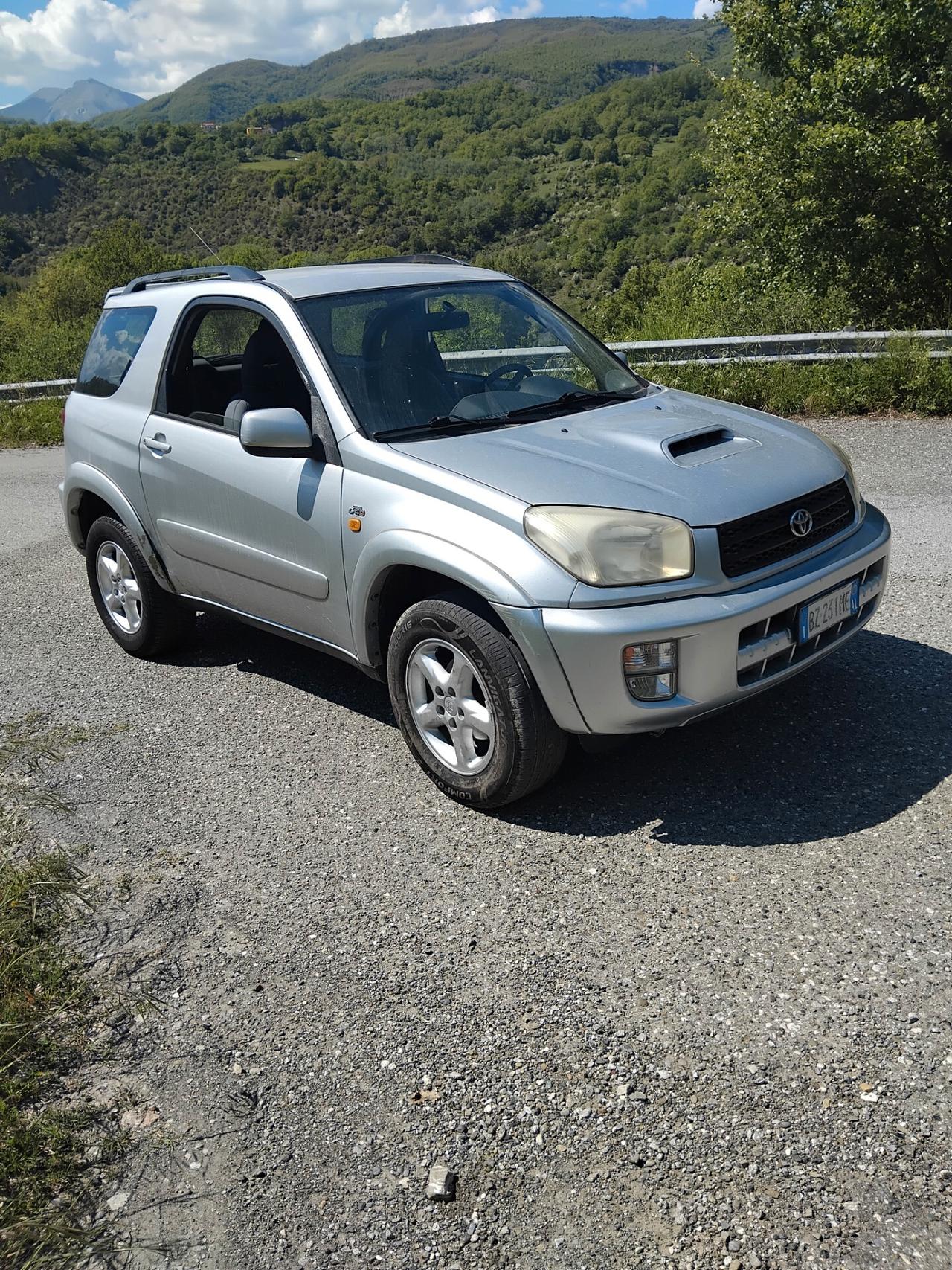Toyota RAV 4 RAV4 2.0 Tdi D-4D cat 3 porte Sol