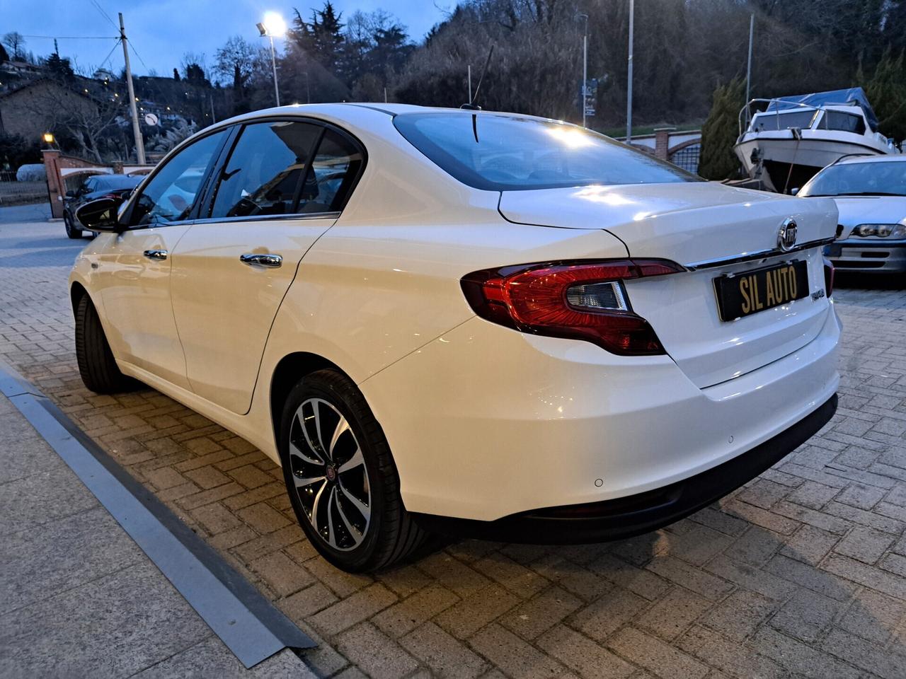 Fiat Tipo 1.6 Mjt 4 porte Lounge/120 CV