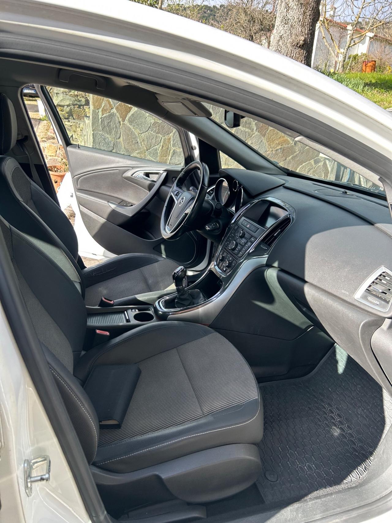 Opel Astra 1.6 CDTI 136CV