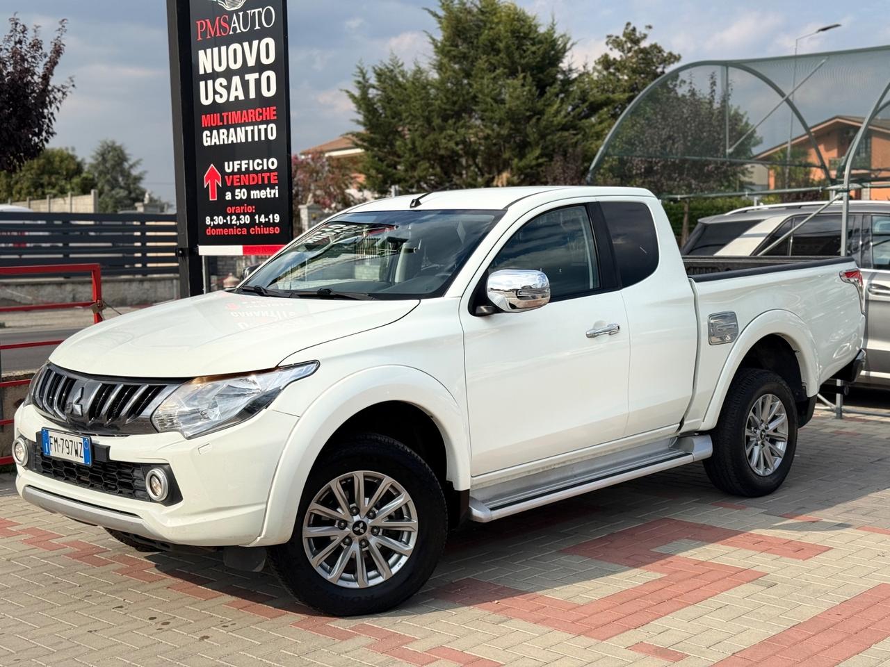 Mitsubishi L200 2.4 DI-D/181CV Club Cab Intense Hp Mivec SDA