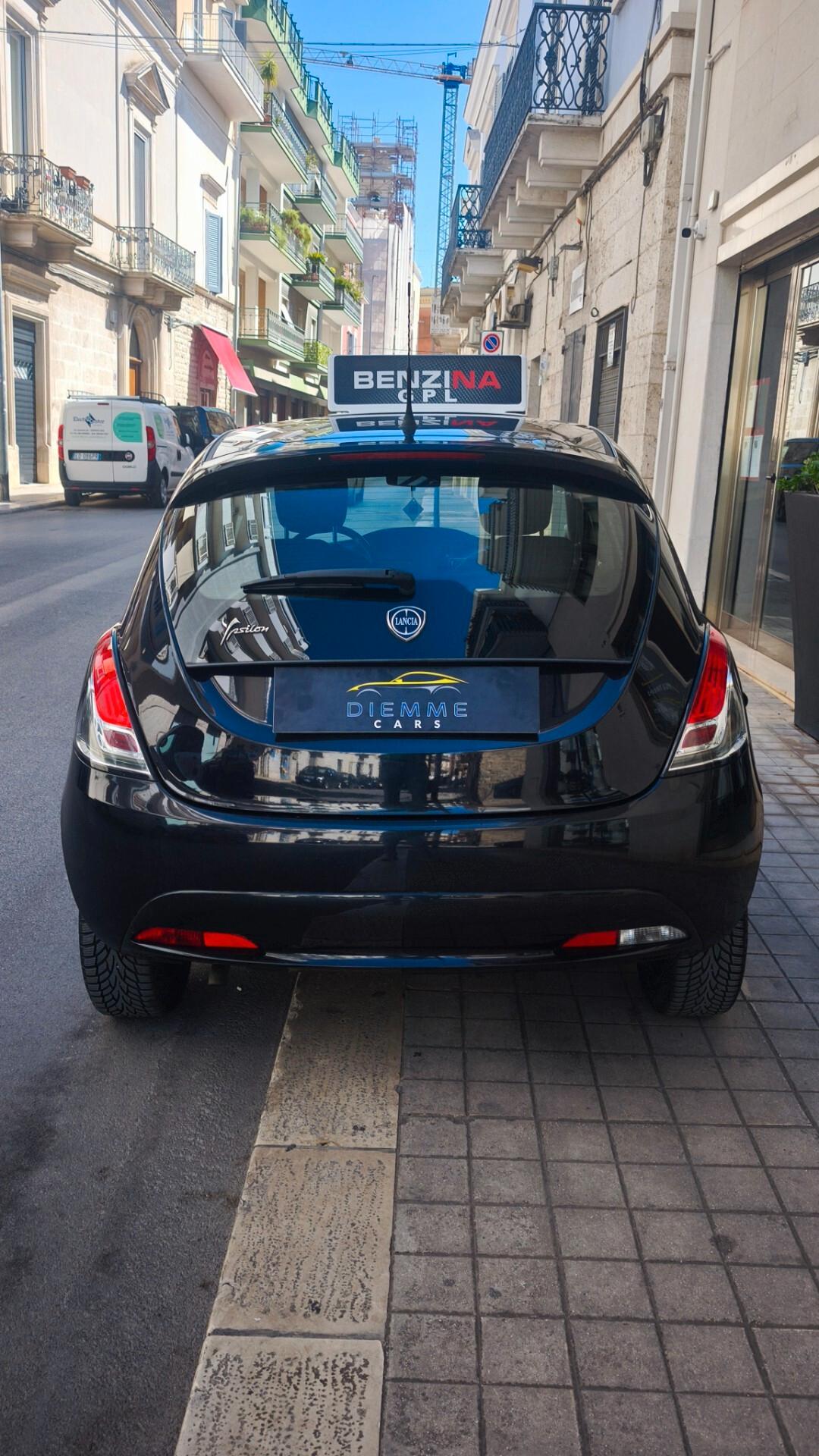 Lancia Ypsilon 1.2 69 CV GPL Ecochic Silver 2017