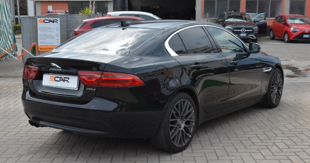 Jaguar XE 2.0 D 180 CV AWD aut. Pure