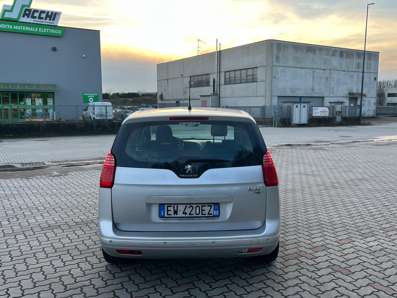 Peugeot 5008 1.6 HDi 115CV Allure