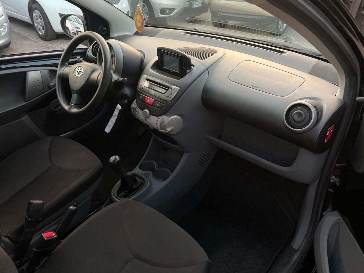 Toyota Aygo 1.0 12V VVT-i 3 porte Now Connect NEOPATENTATI E5