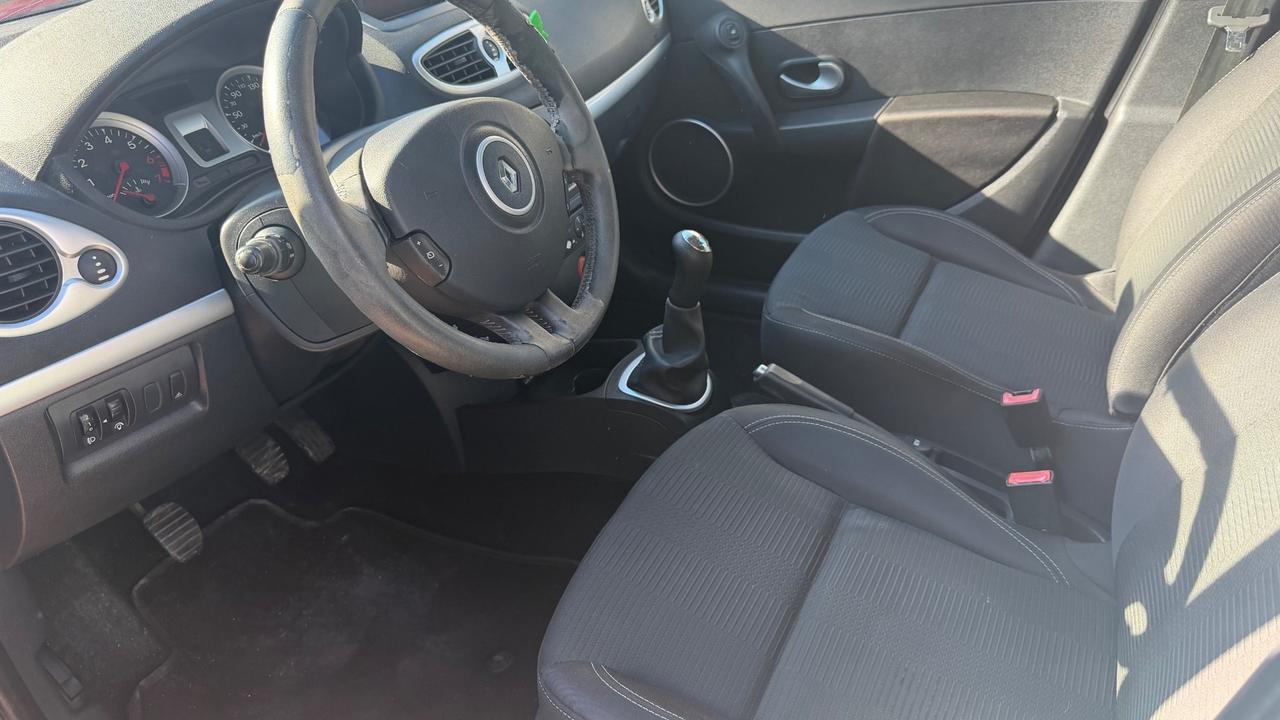 Renault Clio 1.2 16V 5 porte Dynamique
