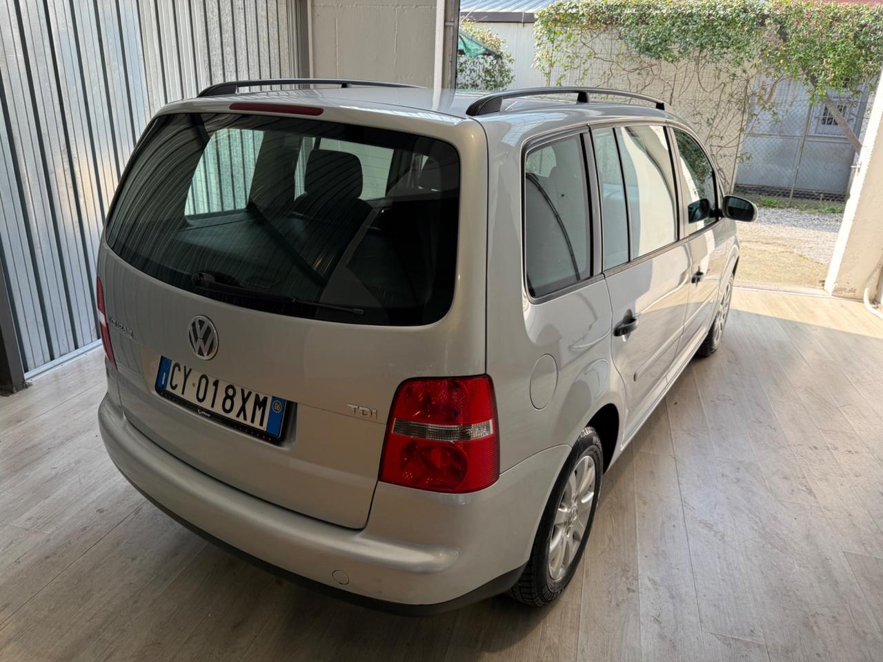 Volkswagen Touran Highline 1.9 Diesel