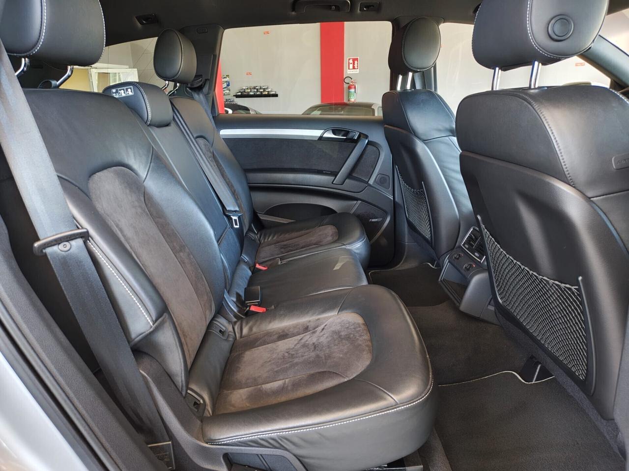 Audi Q7 3.0 TDI 240 CV quattro S-LINE GANCIO TRAINO UNIPRO