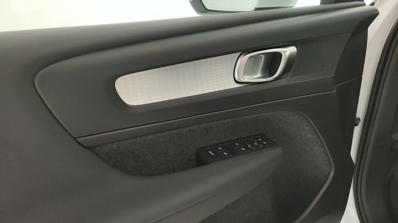 VOLVO XC40 2.0 b3 Core auto