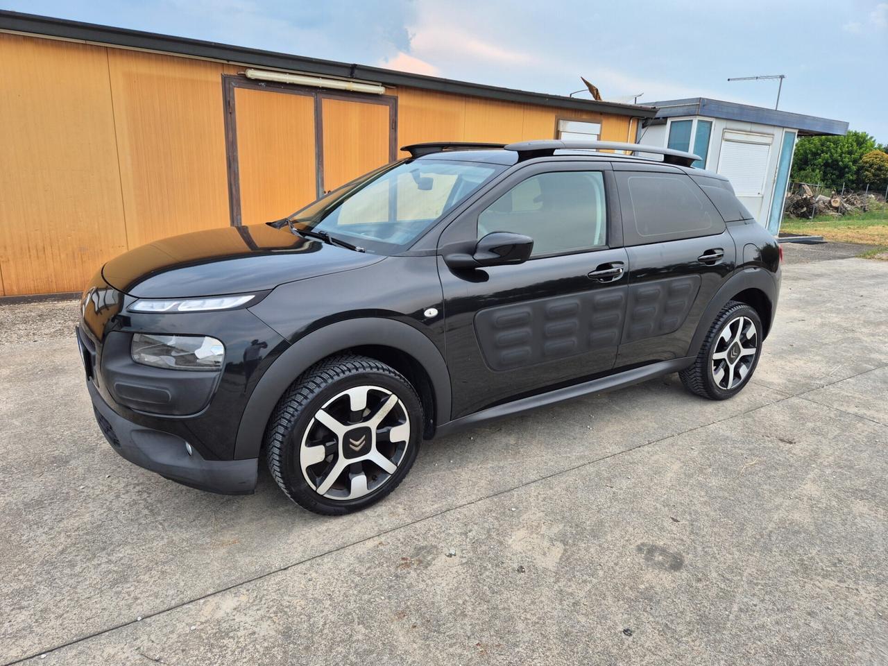 Citroen C4 Cactus BlueHDi 100 Shine