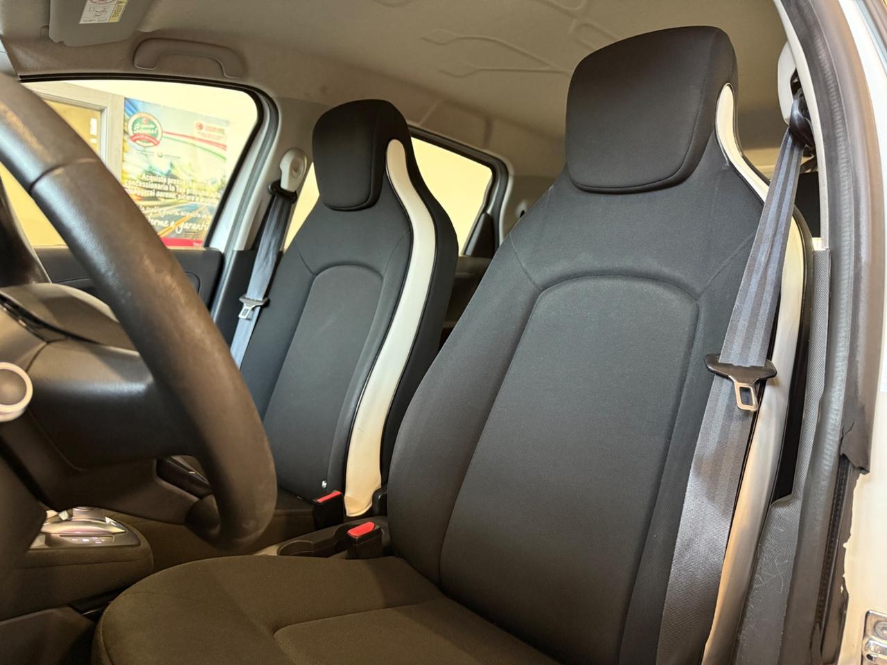 Renault ZOE Life R110 elettrica 2020 neopatentati