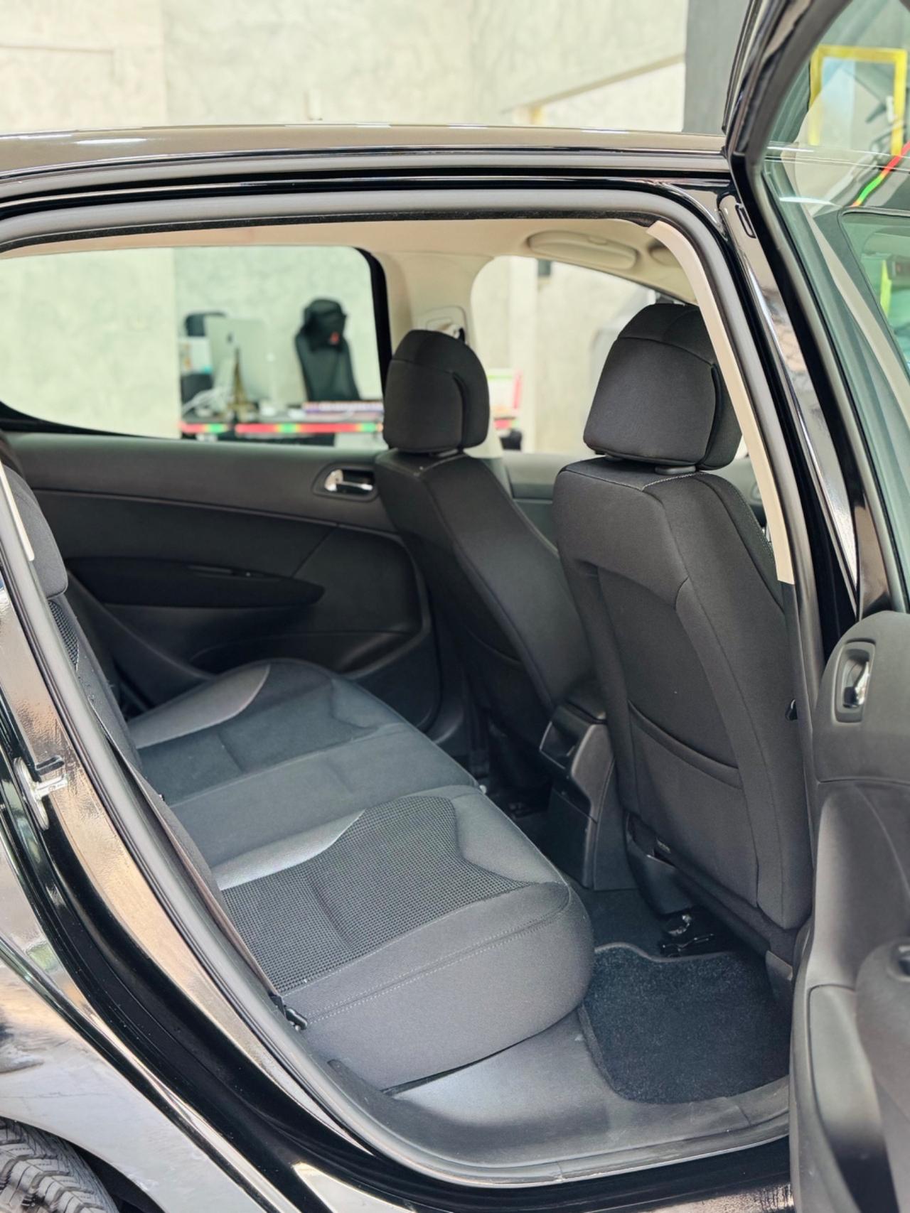 Peugeot 308 1.6 HDi 90CV 5p. Tecno