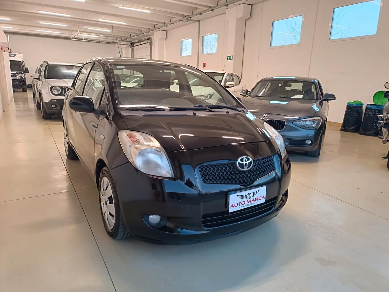 Toyota Yaris 1.3 5 porte Luna