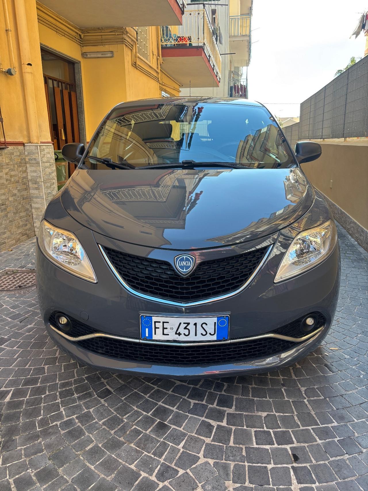 Lancia Ypsilon 1.2 69 CV 5 porte GPL Ecochic Gold