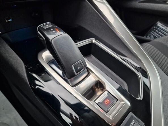 Peugeot 3008 BlueHDi 130 S&S EAT8 Business