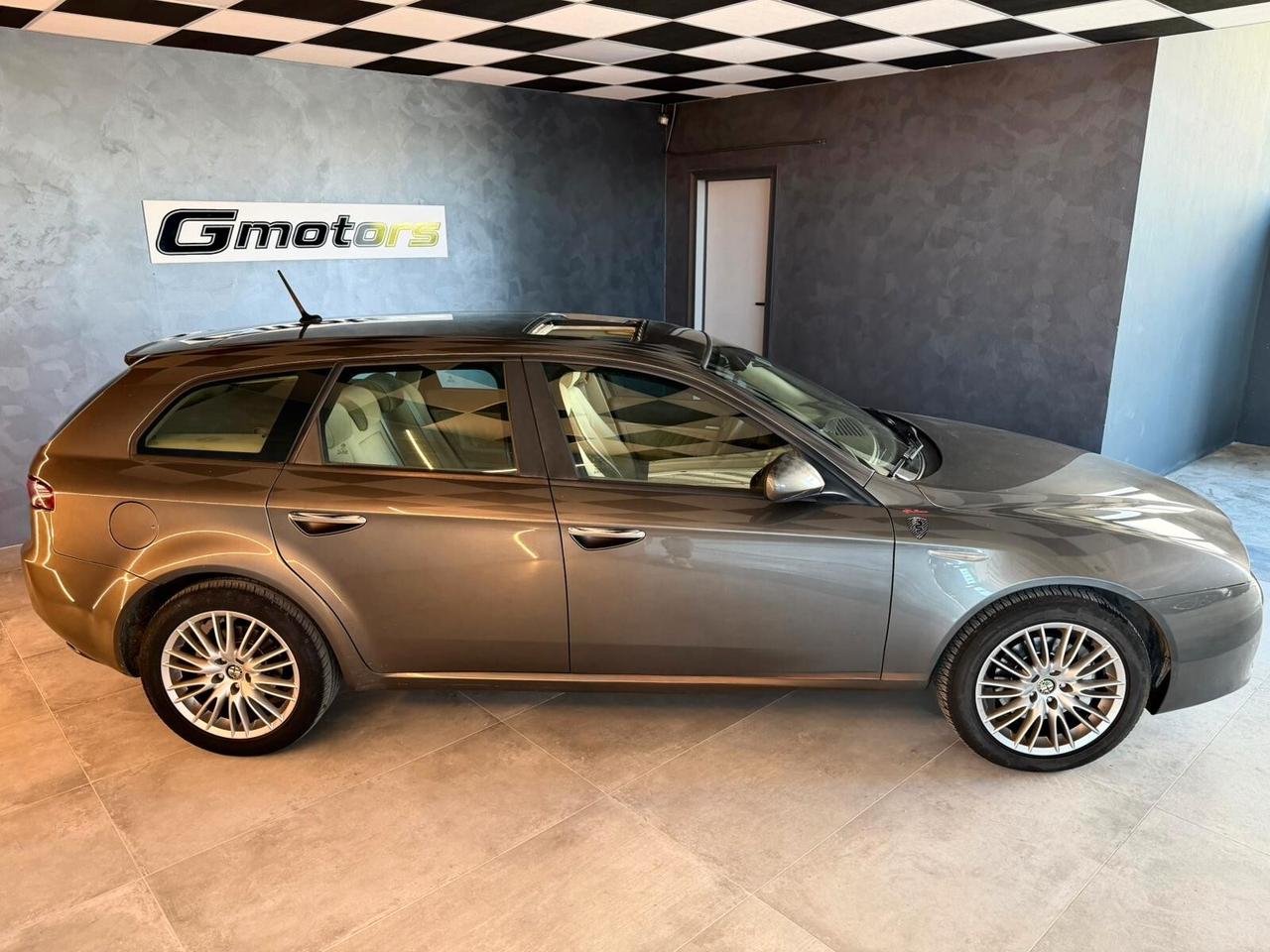 Alfa Romeo 159 1.9 JTDm 16V Sportwagon Distinctive