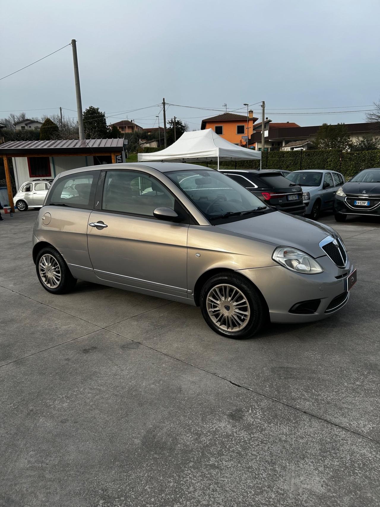 Lancia Ypsilon 1.2 Argento