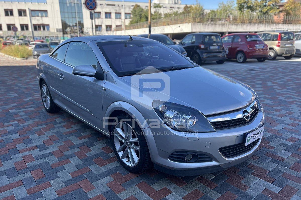 OPEL Astra TwinTop 1.8 16V VVT Cosmo