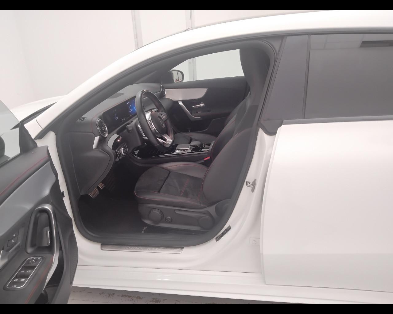 Mercedes-Benz CLA Sh.Brake - X118 - CLA Shooting Brake 200 d Premium auto