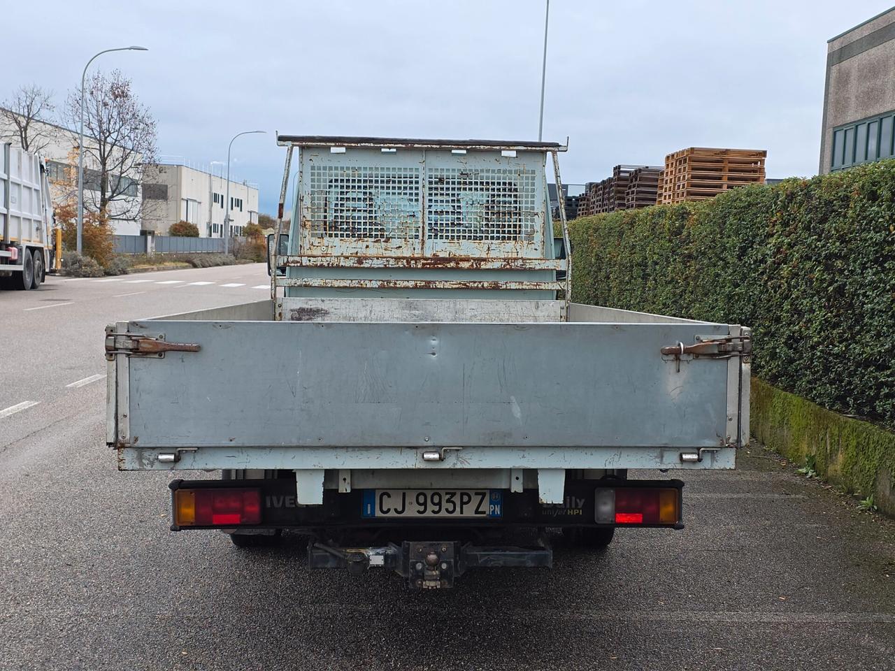 Iveco daily 2.3D con Imperiale e Gancio traino