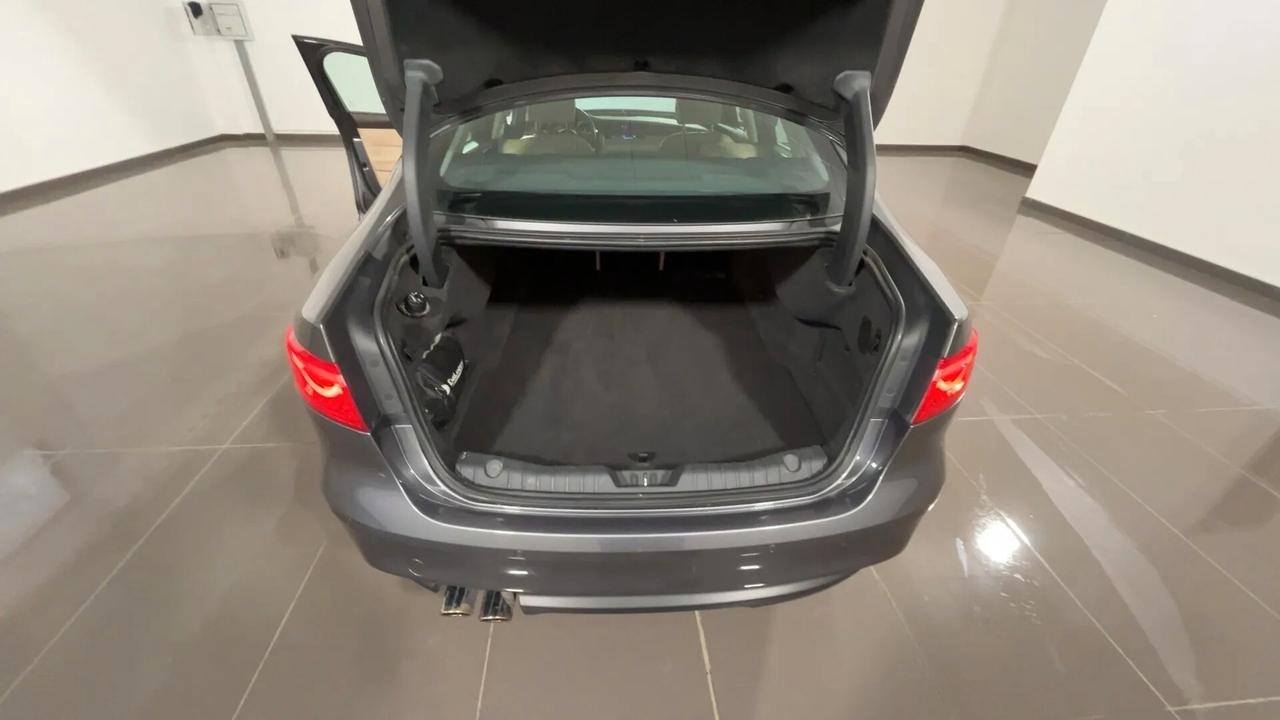 Jaguar XF 2.0 D E-Performance Prestige