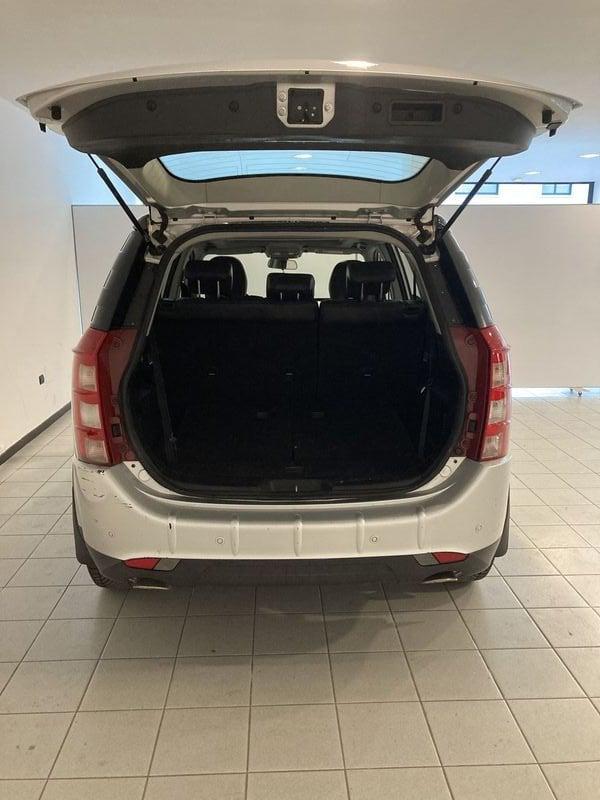 Mahindra XUV500 XUV500 2.2 16V FWD W8