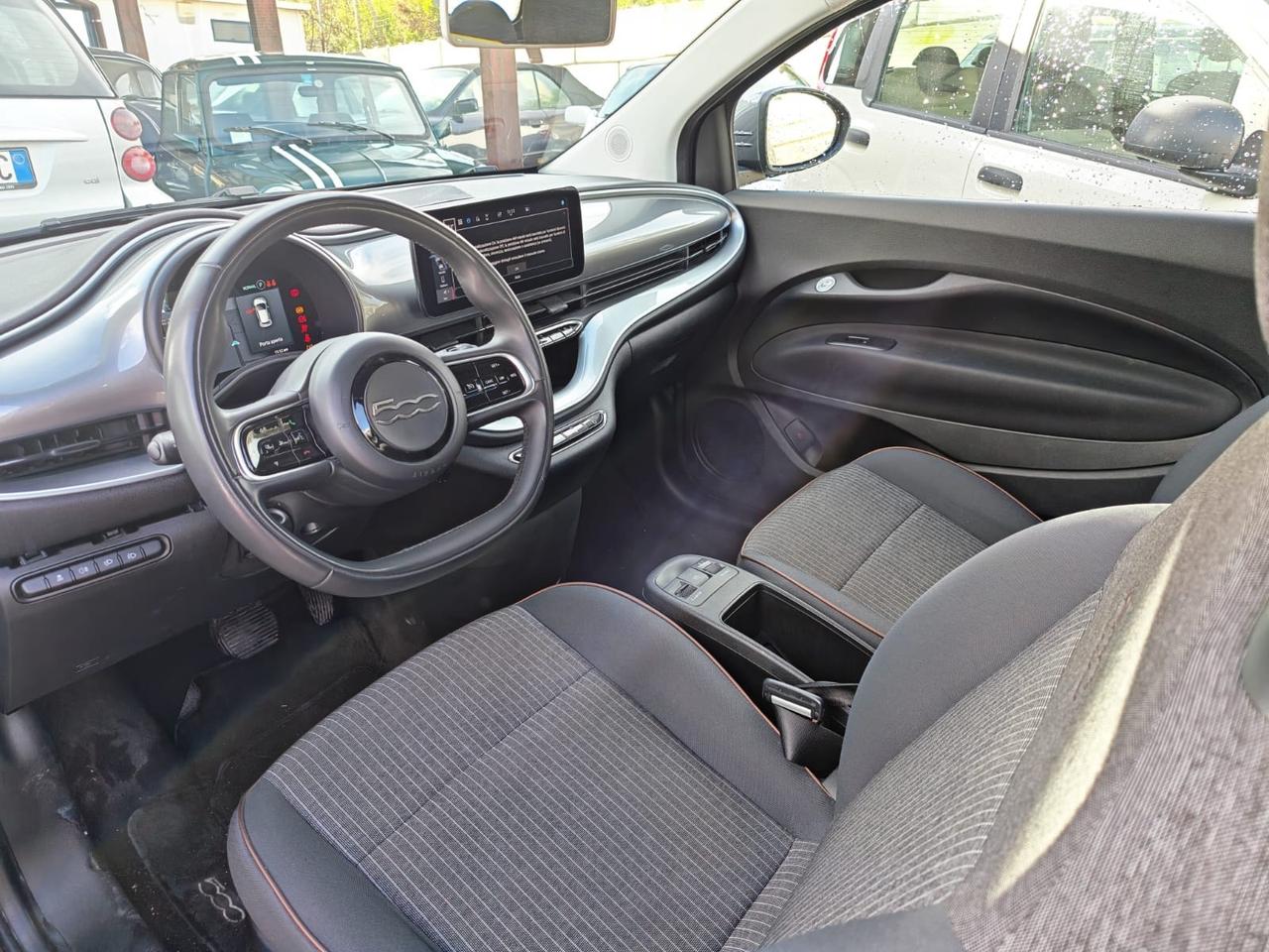 Fiat 500 500e berlina 42 kWh La Prima