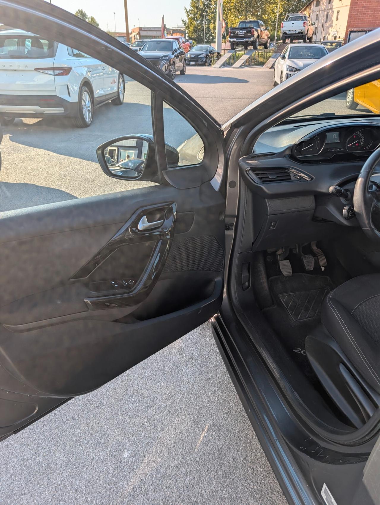 Peugeot 208 1.6 BlueHDi 75 Allure – 2018 – €6.900 – FINANZIABILE