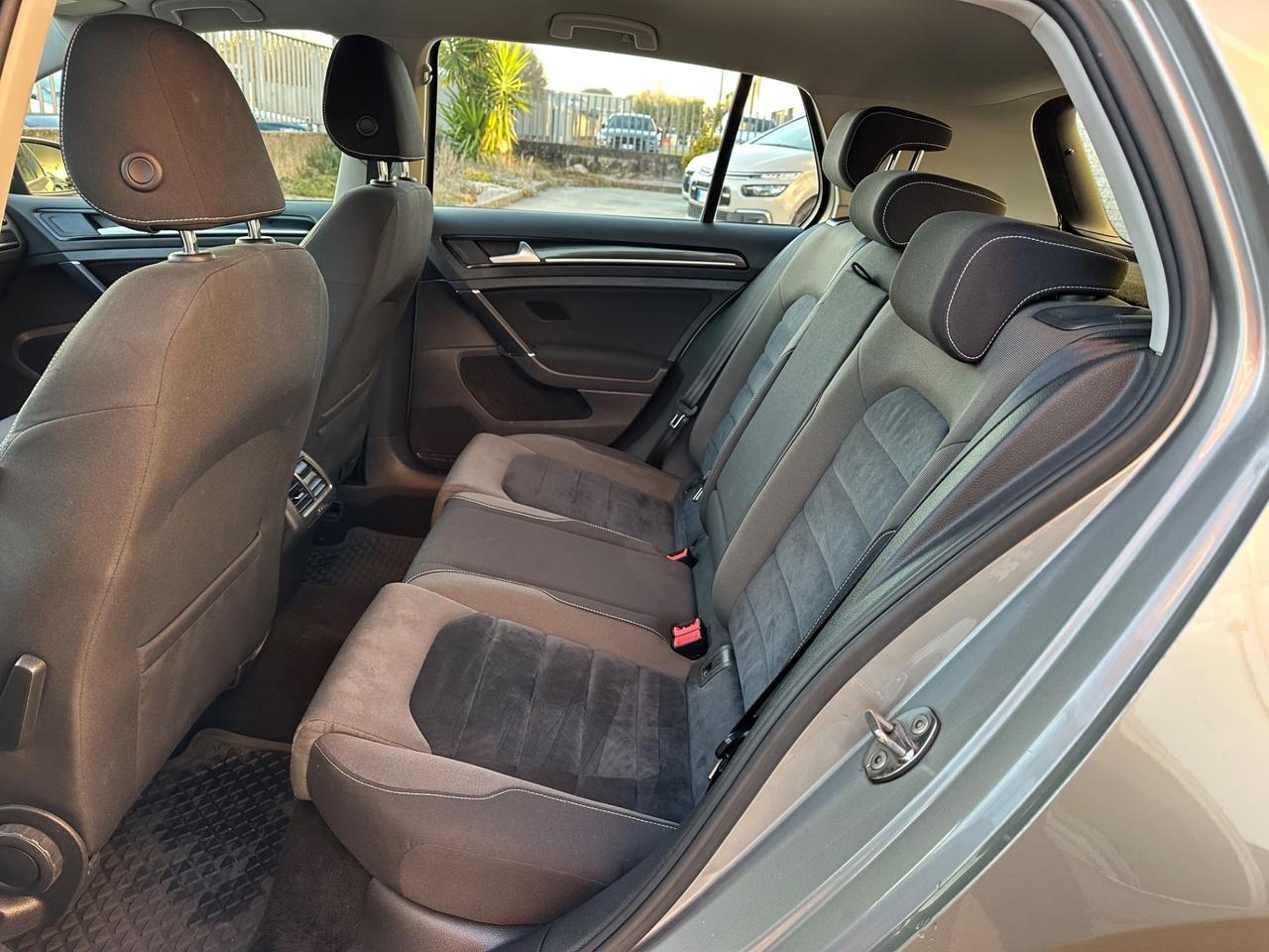 Volkswagen Golf 2.0 TDI DSG 5p. Highline BlueMotion Technology