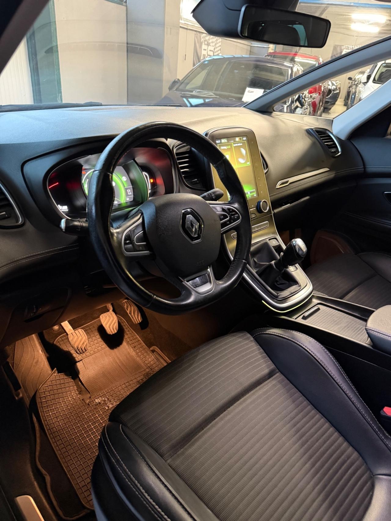 Renault SCÈNIC 1.5 dCi EU6B BOSE INITIALE PARIS