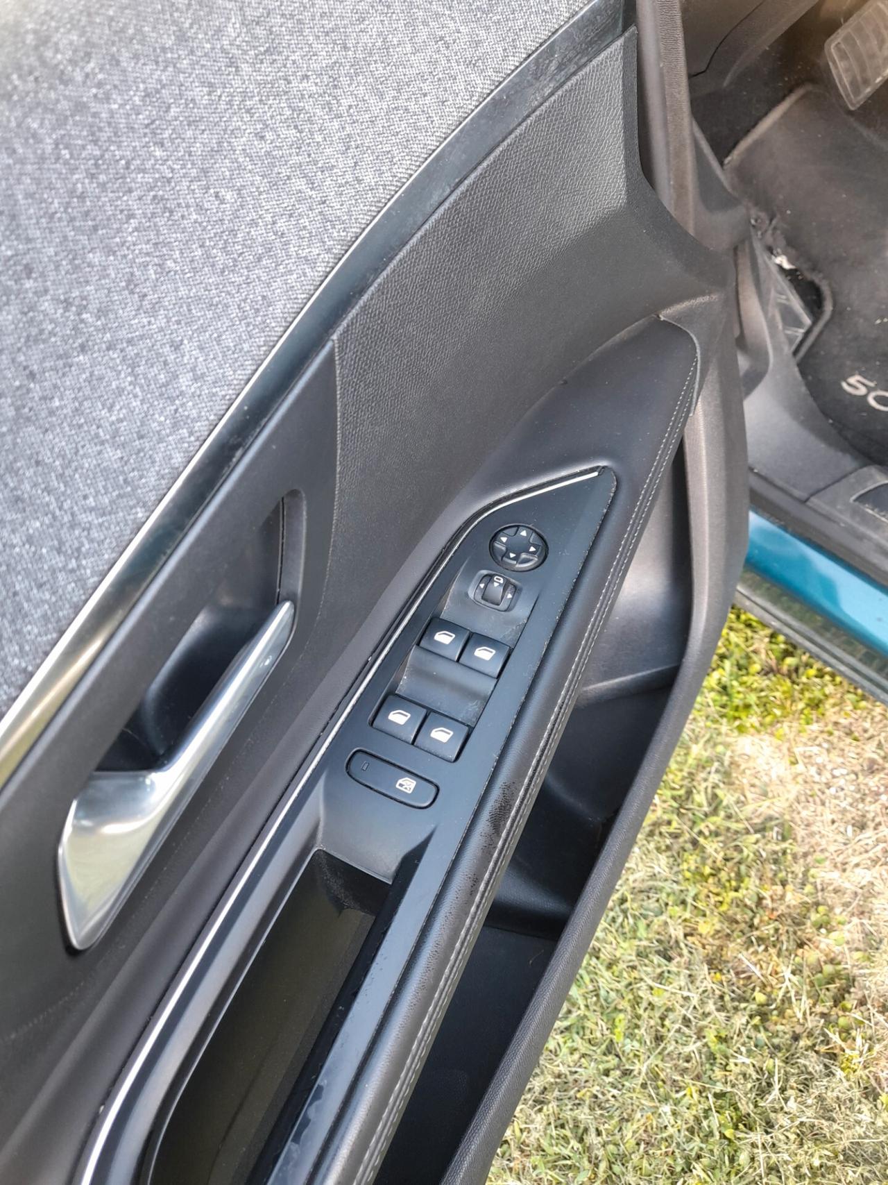 Peugeot 5008 BlueHDi EAT6 Allure 7 POSTI