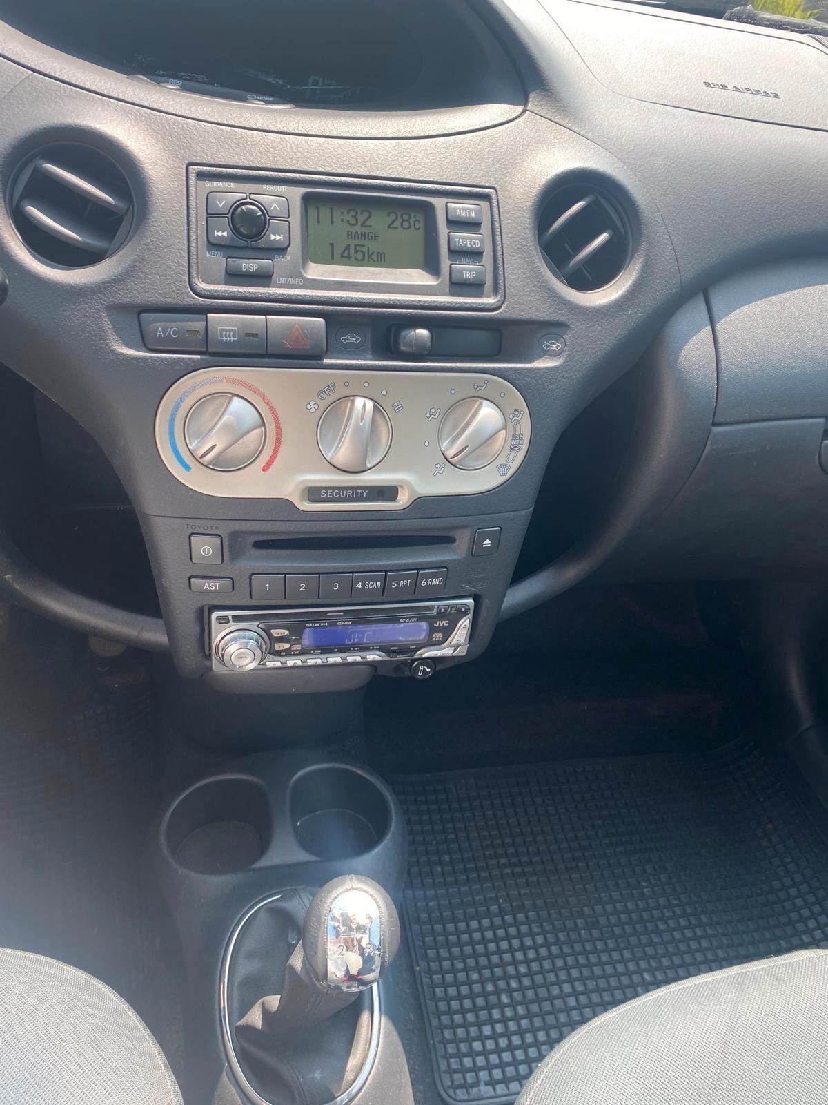 Toyota Yaris 1.0i 16V cat 3 porte Sol Blue ADATTA AI NEOPATENTATI