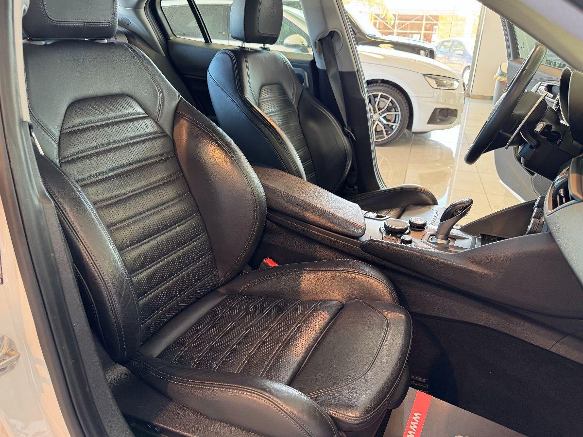 ALFA ROMEO Giulia 2.2 210 CV AT8 AWD Q4 Veloce