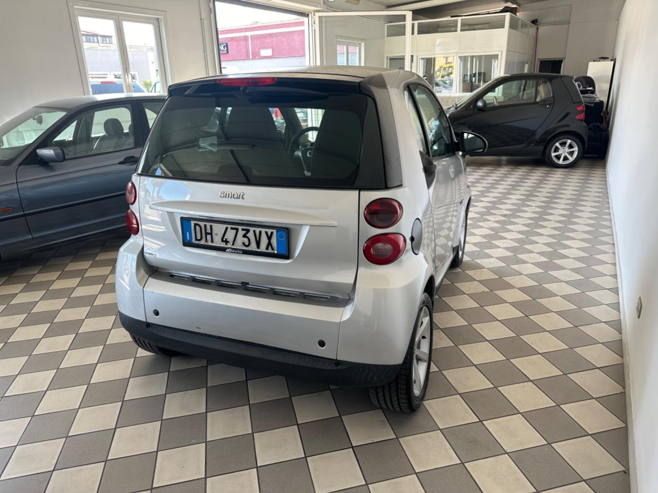 Smart ForTwo 1000 52 kW coupé limited one
